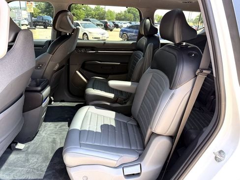 Used 2024 Kia EV9 Land AWD/4WD image 31