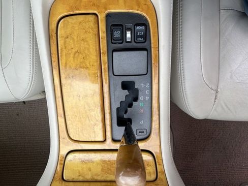 Used 2002 Lexus SC 430 Convertible image 11