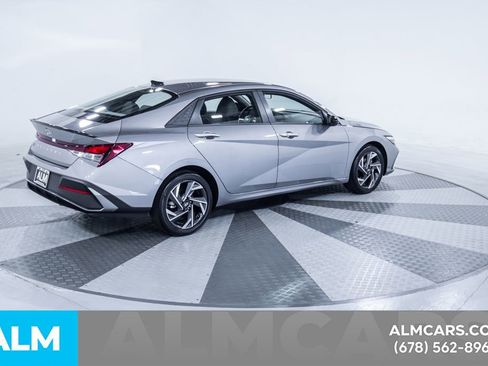 Used 2025 Hyundai Elantra Sport image 10