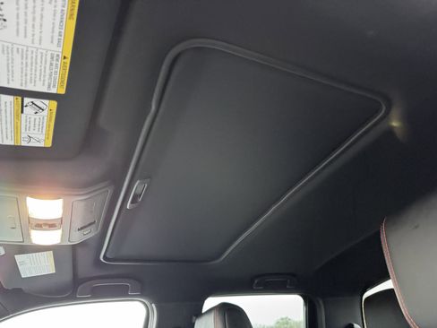 Used 2025 Nissan Frontier PRO-4X w/ Pro Premium Package image 34