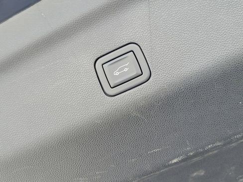 Certified 2023 Cadillac Escalade Luxury RWD image 13