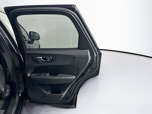 Used 2025 Volvo XC60 B5 Plus w/ Climate Package image 32