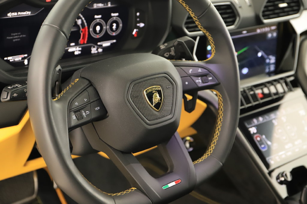Used 2024 Lamborghini Urus S AWD/4WD image 16