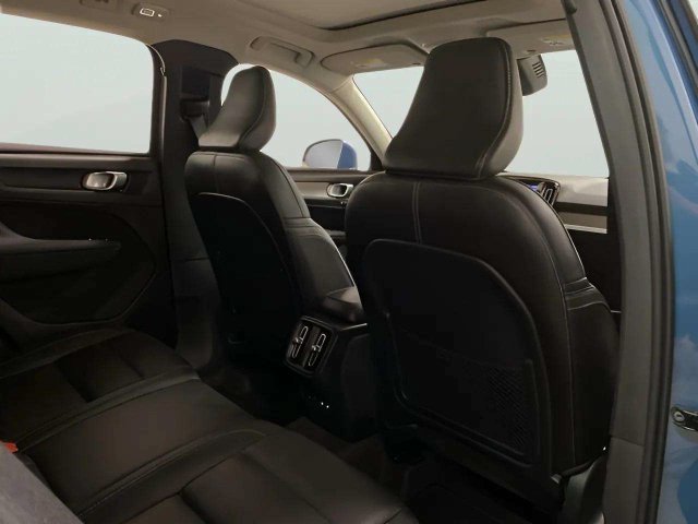 Used 2025 Volvo XC40 B5 Plus AWD/4WD image 75