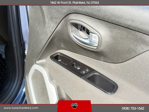 Used 2021 Jeep Renegade Latitude w/ Convenience Group AWD/4WD image 33