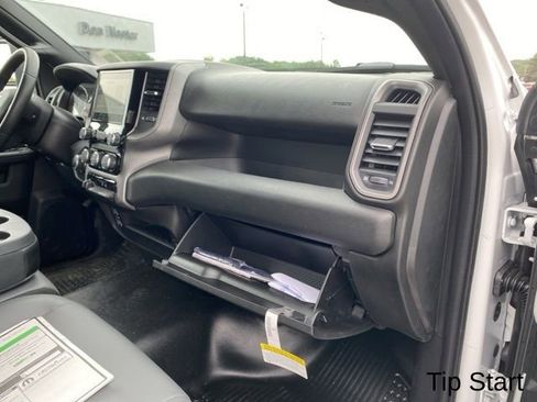 New 2024 RAM 2500 Tradesman w/ Chrome Appearance Group image 31