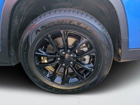 Certified 2023 Jeep Cherokee Altitude Lux image 8