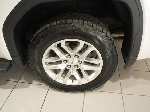 Used 2022 GMC Sierra 1500 SLT w/ SLT Premium Plus Package AWD/4WD image 11