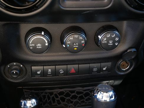 Used 2017 Jeep Wrangler Unlimited Sahara AWD/4WD image 23