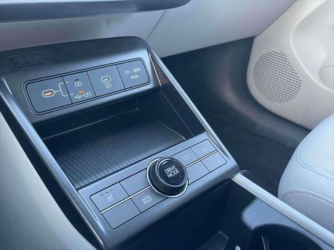 Certified 2024 Hyundai Kona SEL FWD image 30