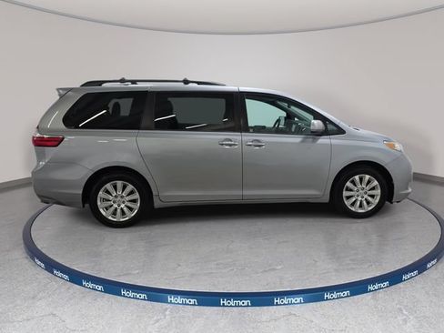 Used 2015 Toyota Sienna XLE w/ XLE Navigation Package AWD/4WD image 5