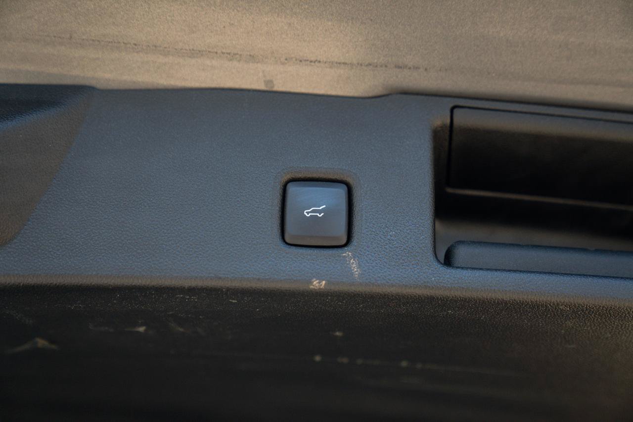 Used 2022 Ford Escape SEL AWD/4WD image 16