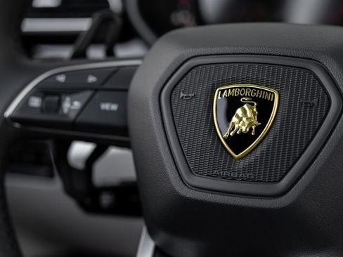 Used 2023 Lamborghini Urus S AWD/4WD image 28