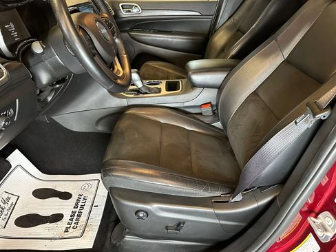Used 2019 Jeep Grand Cherokee Altitude AWD/4WD image 19
