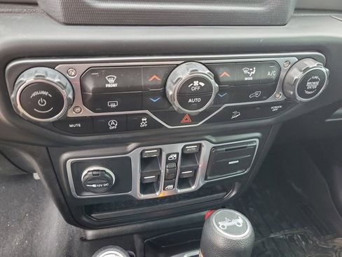 Used 2018 Jeep Wrangler Unlimited Sport S image 26