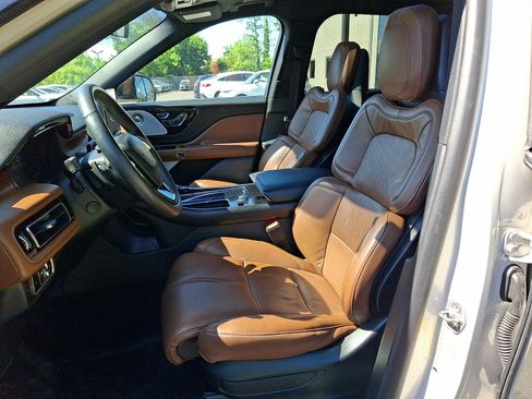 Used 2023 Lincoln Aviator Reserve w/ Equipment Group 201A AWD/4WD image 11