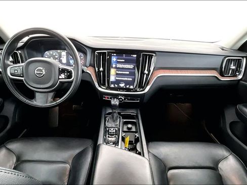 Used 2019 Volvo S60 T5 Momentum w/ Multimedia Package image 20