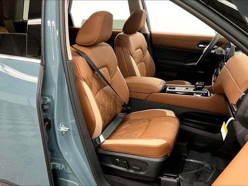 New 2026 Nissan Pathfinder Platinum image 39