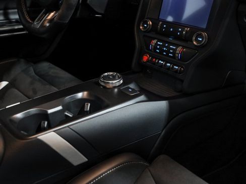 Used 2020 Ford Mustang Shelby GT500 w/ Carbon Fiber Track Pack image 26