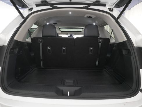 Certified 2025 Honda Pilot Touring image 10