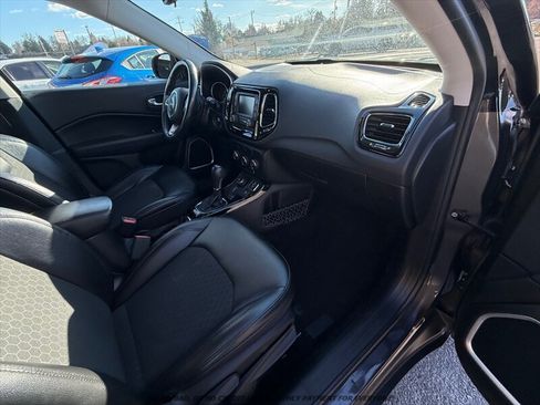 Used 2018 Jeep Compass Latitude AWD/4WD image 21