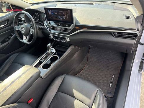 Certified 2025 Nissan Altima 2.5 SR w/ SR Premium Package FWD image 11