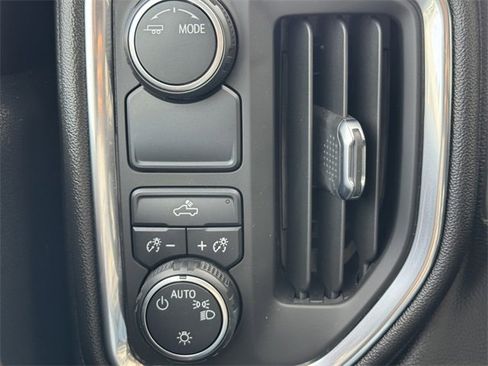 Used 2021 Chevrolet Silverado 1500 LT image 27