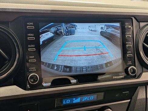 Used 2021 Toyota Tacoma TRD Off-Road w/ Technology Package AWD/4WD image 18