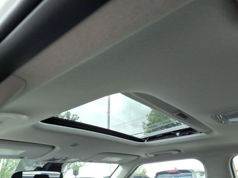 New 2026 Hyundai Venue SEL FWD image 5