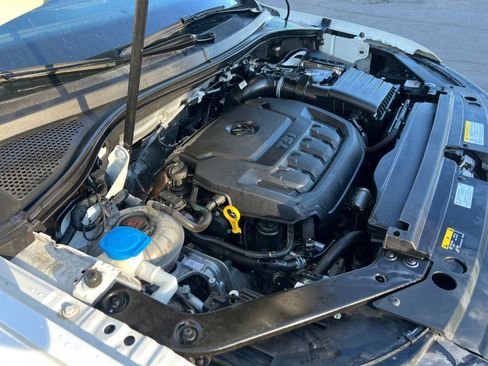 Used 2023 Volkswagen Tiguan SE R-Line image 37