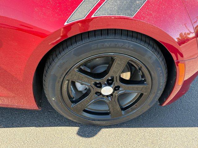 Used 2023 Chevrolet Camaro LT RWD image 9