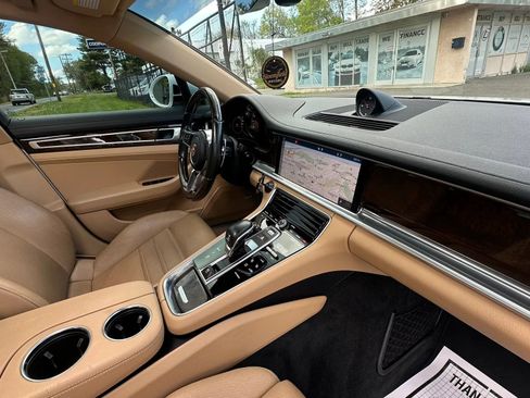 Used 2018 Porsche Panamera 4 AWD/4WD image 38