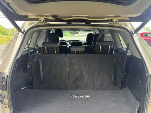 Used 2014 Toyota Highlander XLE AWD/4WD image 35