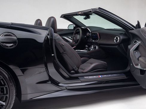 Used 2022 Chevrolet Camaro ZL1 RWD image 35