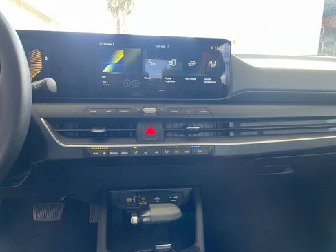 Used 2025 Kia K4 LXS image 17