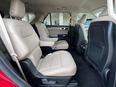 Used 2020 Ford Explorer XLT w/ Equipment Group 202A RWD image 30
