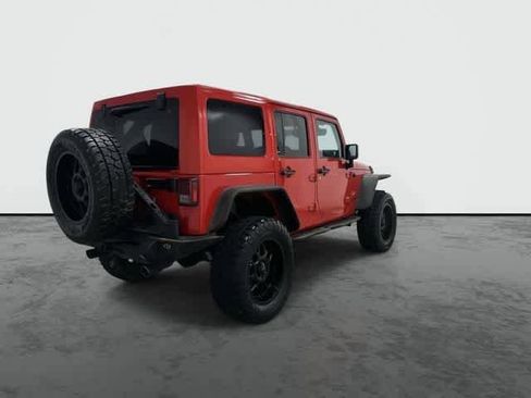 Used 2017 Jeep Wrangler Unlimited Sahara w/ Connectivity Group AWD/4WD image 3