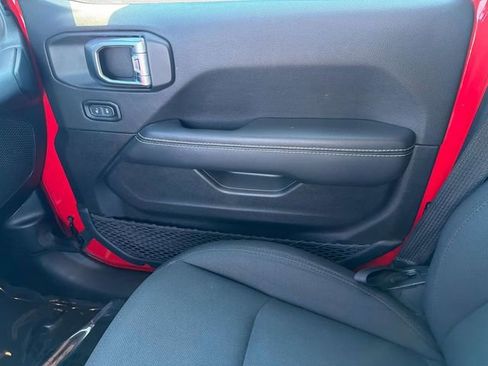 Used 2023 Jeep Gladiator Overland image 21