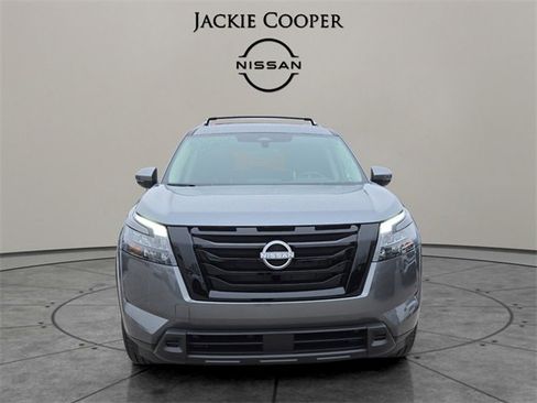 New 2025 Nissan Pathfinder SV w/ Black Appearance Package image 8