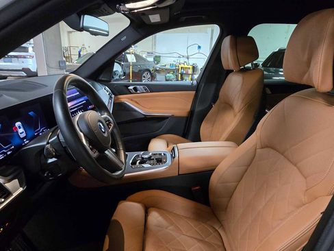 Used 2026 BMW X5 xDrive50e w/ M Sport Package image 22