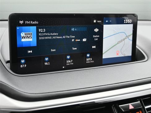 Certified 2023 Acura MDX SH-AWD w/ Technology Package image 4