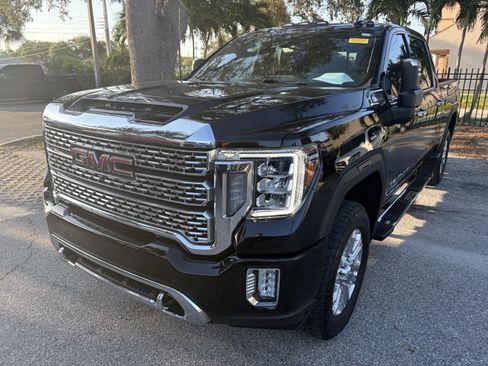 Used 2022 GMC Sierra 2500 Denali w/ Denali Ultimate Package AWD/4WD image 3