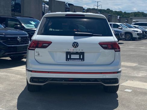 Used 2023 Volkswagen Tiguan SE R-Line FWD image 4