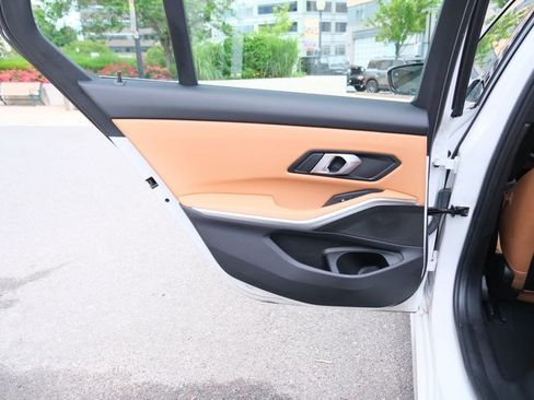 Used 2024 BMW 330i Sedan image 23