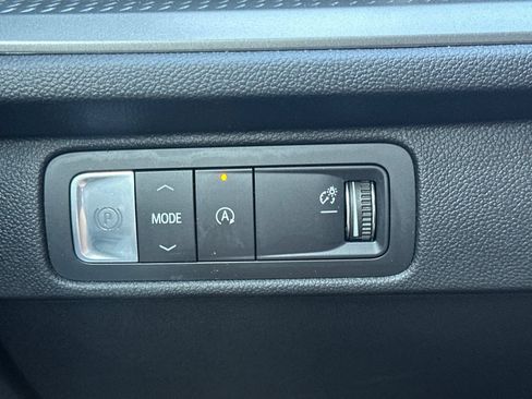 Used 2026 Chevrolet Traverse LT w/ Driver Confidence Package FWD image 40