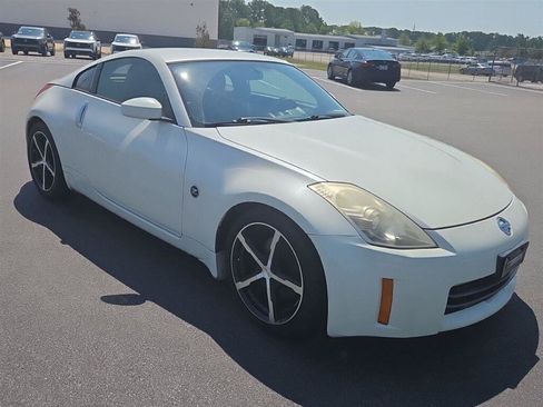 Used 2008 Nissan 350Z Coupe w/ Cargo Convenience Pkg RWD image 3
