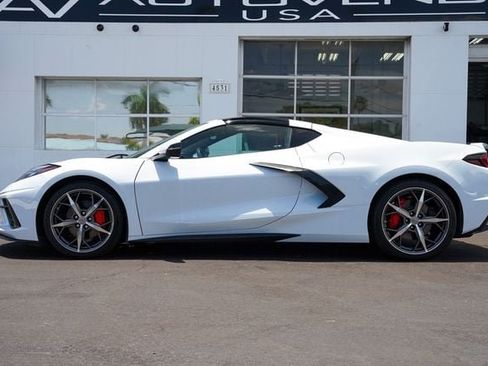 Used 2022 Chevrolet Corvette Stingray Coupe w/ Engine Appearance Package RWD image 4