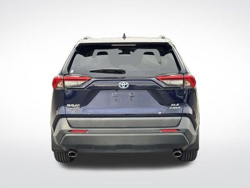 Used 2020 Toyota RAV4 XLE image 4