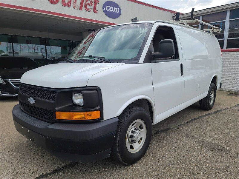Used 2017 Chevrolet Express 2500 RWD image 1
