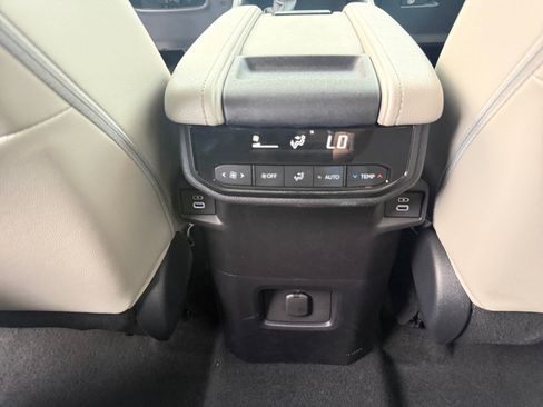 Used 2026 Toyota Grand Highlander AWD image 30